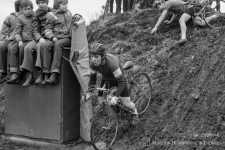 No i leży