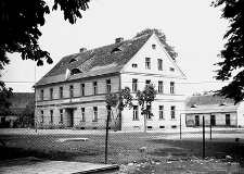 Ulica Browarna : front budynku szkoły podstawowej