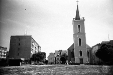 Rynek : front kościóła pw. św. Barbary