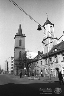 Rynek : ratusz oraz kościół pw. św. Barbary