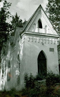 Ulica Legnicka : fragment kaplicy na cmentarzu ewangelickim