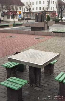 Chojnów : fontanna w rynku