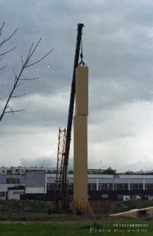 Pozostałości i demontaż ołtarza po wizycie papieża Jana Pawła II