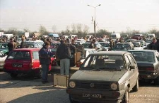 Giełda przy stadionie w Lubinie