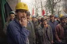 Manifestacja górników pod biurem zarządu KGHM