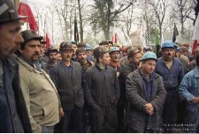 Manifestacja górników pod biurem zarządu KGHM
