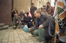 Manifestacja górników pod biurem zarządu KGHM