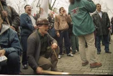 Manifestacja górników pod biurem zarządu KGHM