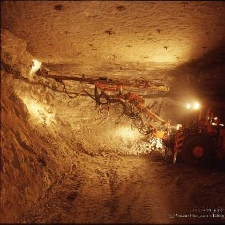Zakłady G&oacute;rnicze &bdquo;Lubin&rdquo; : chodniki i maszyny