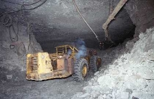 Zakłady G&oacute;rnicze &bdquo;Lubin&rdquo; : wybieranie urobku z chodnika