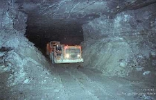 Zakłady Górnicze „Lubin” : wybieranie urobku z chodnika