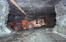 Zakłady Górnicze „Lubin” : wybieranie urobku z chodnika