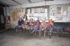 Zakłady Górnicze „Lubin” : praca górników w czasie jednej zmiany