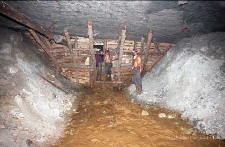 Zakłady Górnicze „Lubin” : praca górników w czasie jednej zmiany