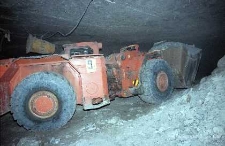 Zakłady Górnicze „Lubin” : prace i maszyny podczas drążenia chodników