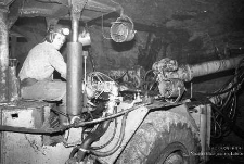 Zakłady Górnicze „Lubin” : wiertnica górnicza i prace na przodku