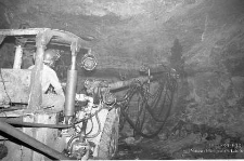 Zakłady Górnicze „Lubin” : wiertnica górnicza i prace na przodku