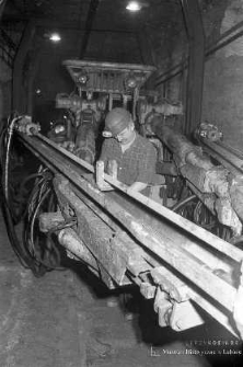 Zakłady Górnicze „Lubin” : wiertnica górnicza i prace na przodku